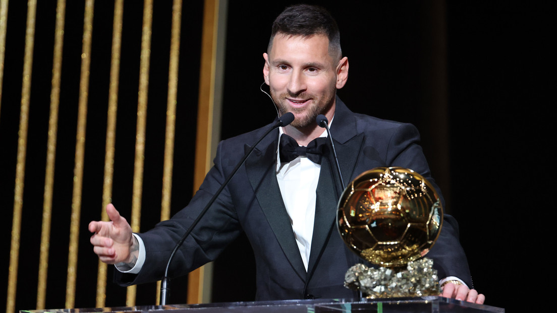 Messi hace historia al ganar su octavo balón de oro
