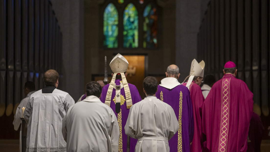 "Si fuera así, estaríamos todos metidos": Obispos españoles niegan demoledor informe sobre pederastia