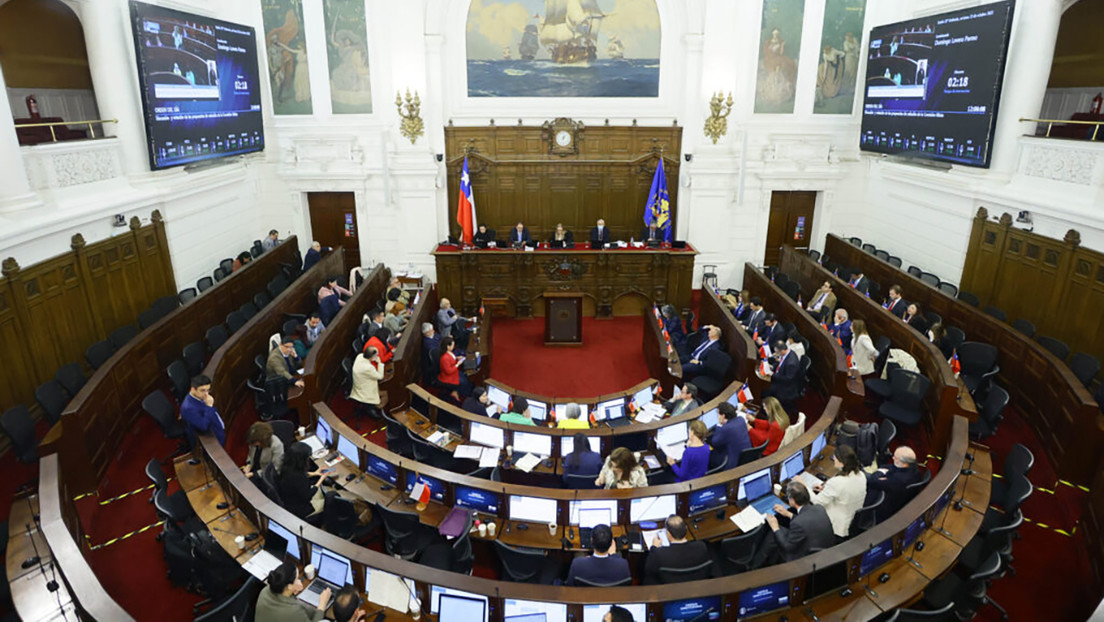 Más de 200 artículos y varias polémicas: así es la nueva Constitución que se plebiscitará en Chile