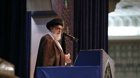 El ayatolá Jameneí advierte que normalizar las relaciones con Israel es «apostar a un caballo perdedor»