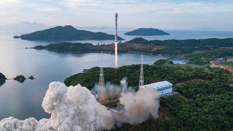 Corea del Norte defiende su programa de satélites espías frente a la "militarización espacial" de EE.UU.