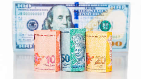 Malasia se aleja del dólar