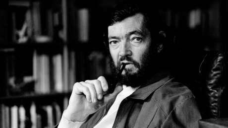 Subastan el borrador de una famosa obra de Julio Cortázar por 42.000 de dólares