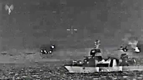 Por primera vez Israel muestra sus buques de guerra más avanzados atacando objetivos en Gaza (VIDEO)