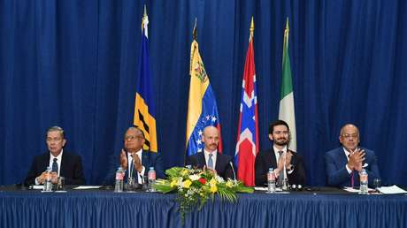 El Gobierno de Venezuela y la oposición firman dos acuerdos parciales en Barbados