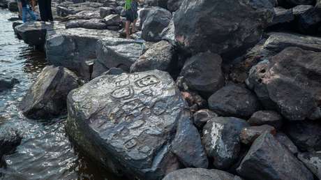 Caretas, un fuerte y un taller: la sequía en la Amazonía deja al descubierto tesoros milenarios