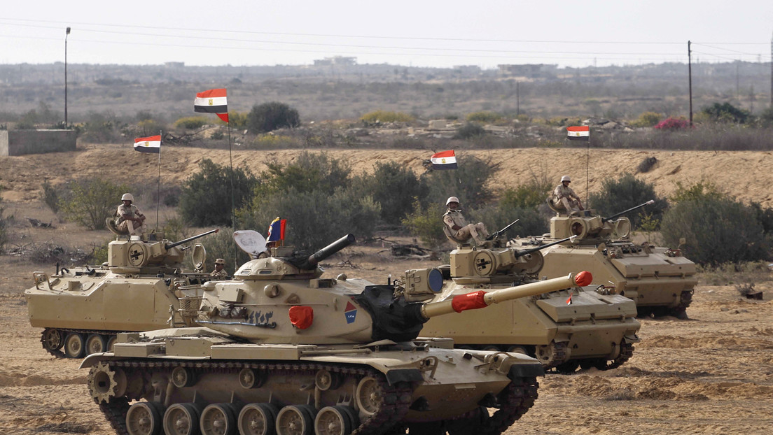 Egipto despliega decenas de tanques y vehículos blindados en la frontera con Gaza