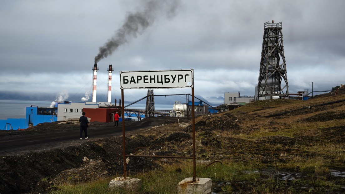 Rusia planea construir un complejo científico internacional en un pueblo fantasma de una isla noruega