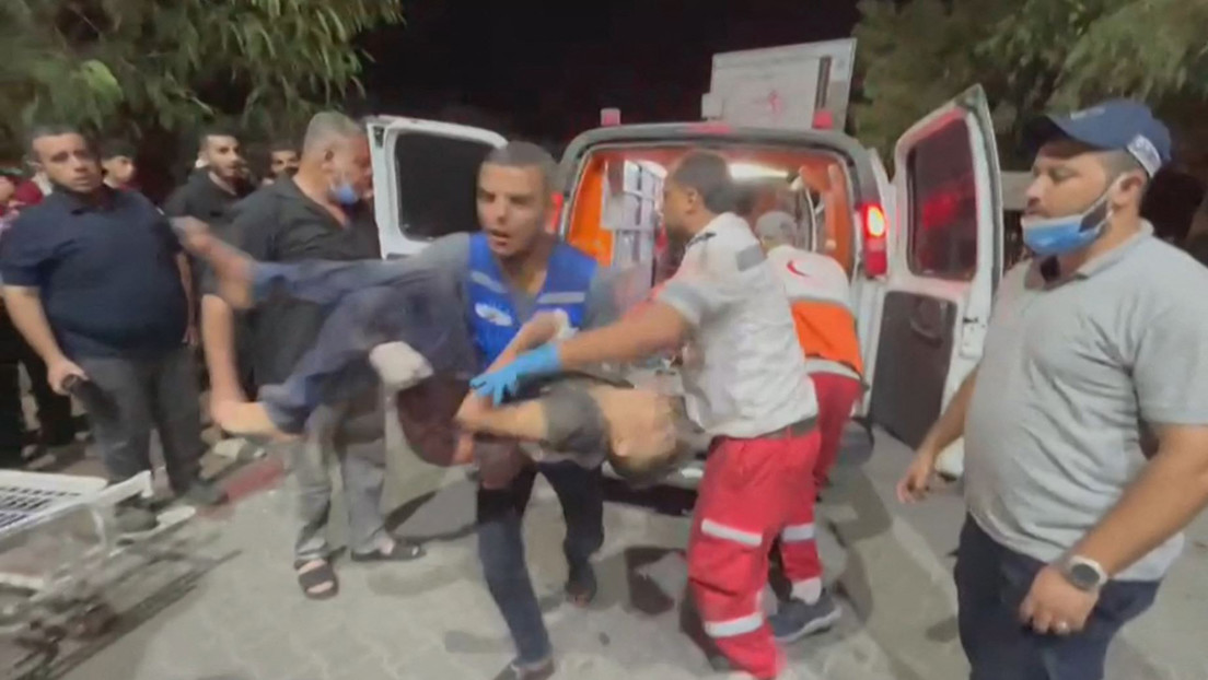 Más de 20 muertos y decenas de heridos en un ataque israelí contra un albergue para miles de palestinos desplazados