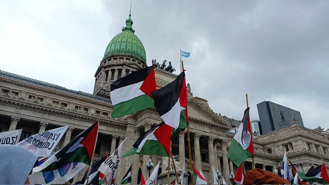 "¡Alto al genocidio!": Cientos de personas se movilizan en Buenos Aires en solidaridad con el pueblo palestino