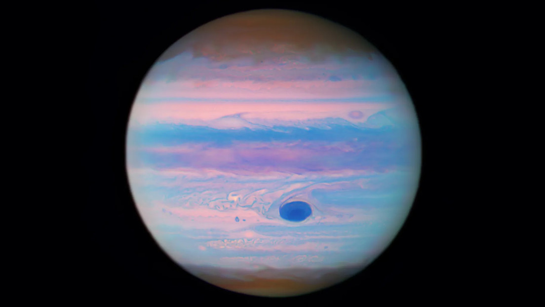 La Gran Mancha Roja de Júpiter se torna azul en una nueva imagen del telescopio Hubble
