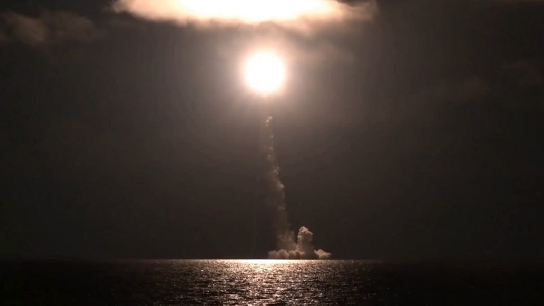 VIDEO: Rusia realiza un lanzamiento de prueba de un misil balístico Bulavá desde un submarino