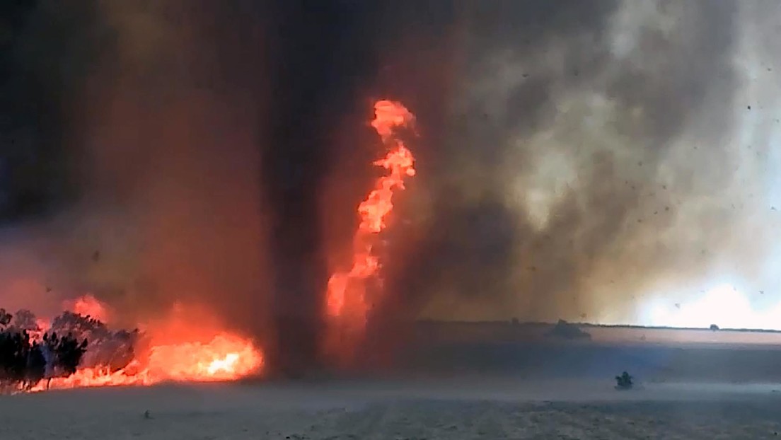 VIDEO: Captan un tornado de fuego en Australia