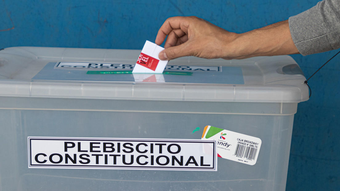 Boric recibe el borrador de la nueva Constitución de Chile y oficializa el plebiscito