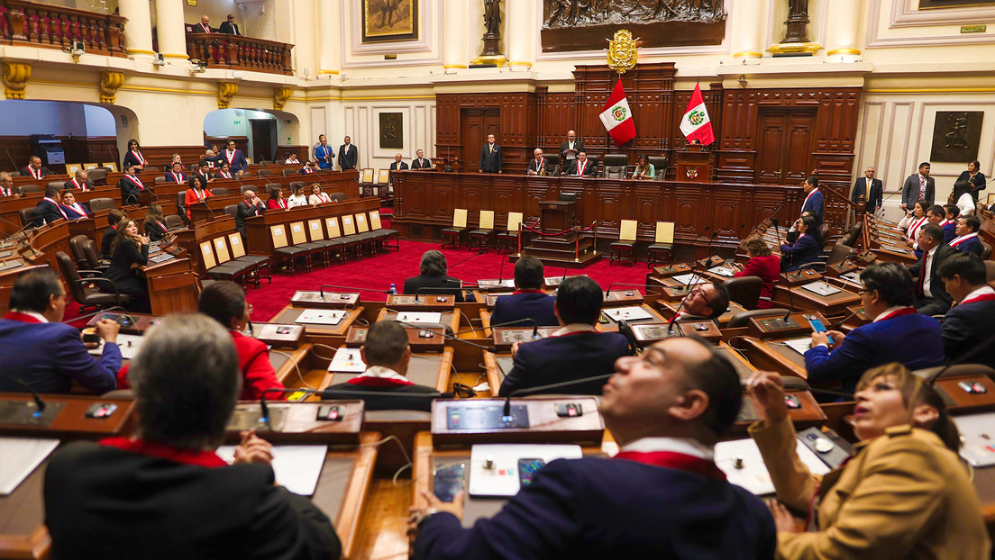 Congreso de Perú suspende sesión que abordaría la polémica destitución de la Junta de Justicia