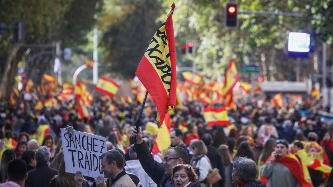 La derecha española sigue en la calle tras la investidura de Sánchez: ¿qué hay detrás de sus consignas?