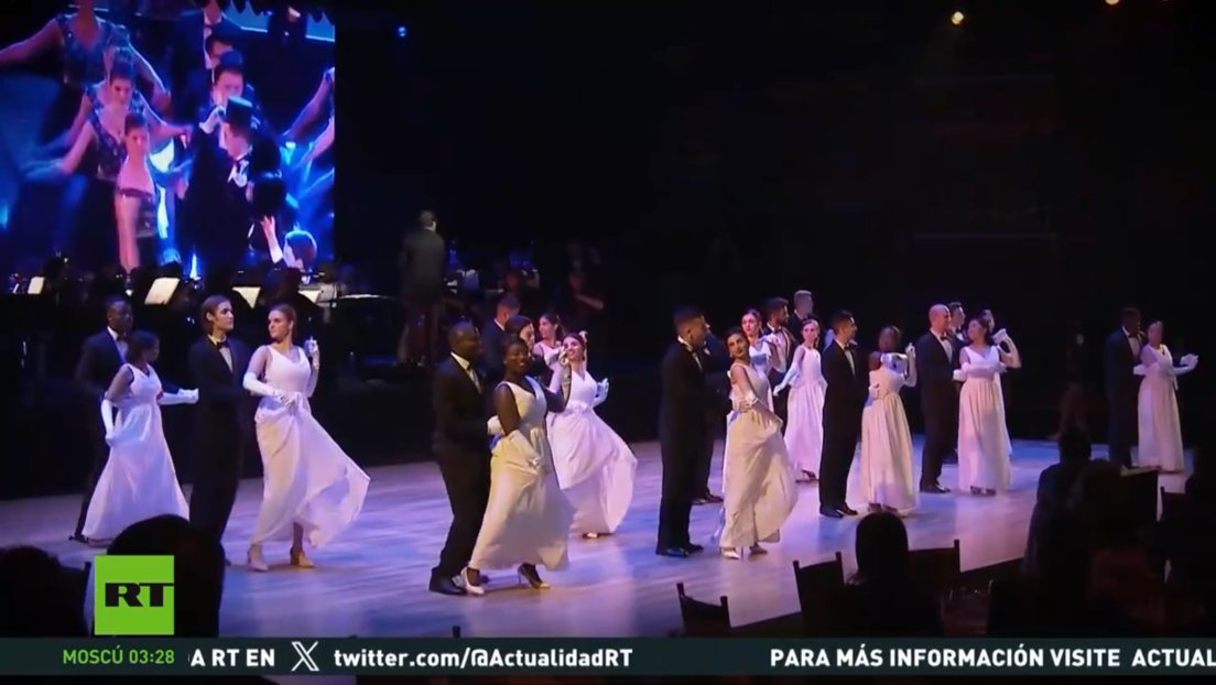 Jóvenes de 21 países que estudian en Rusia inauguran el Baile de Ópera de Dubái