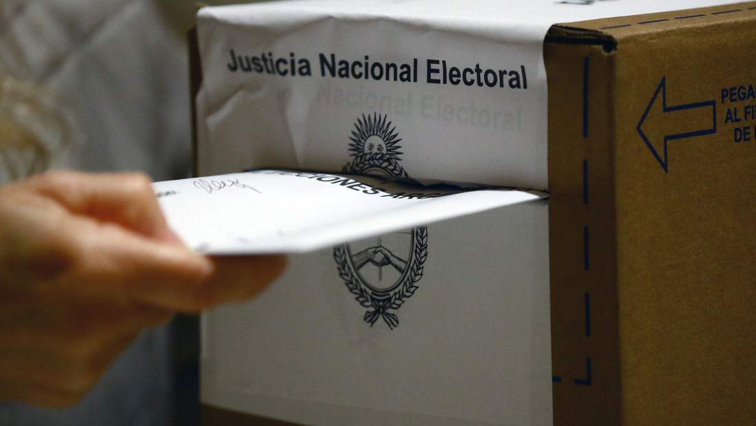 Abren los colegios electorales en Argentina para el balotaje presidencial