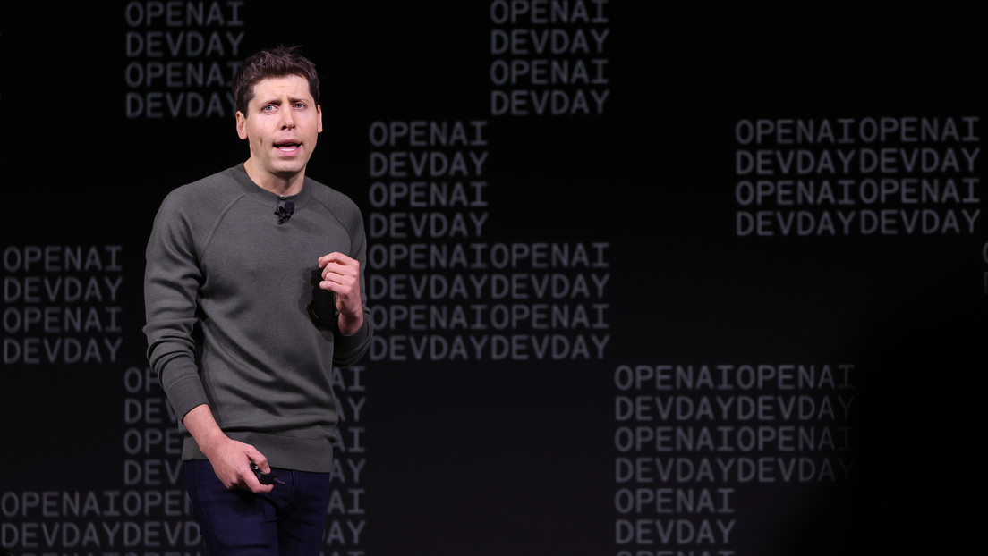 Empresa que creó ChatGPT estaría considerando que Sam Altman sea su CEO un día después de cesarlo