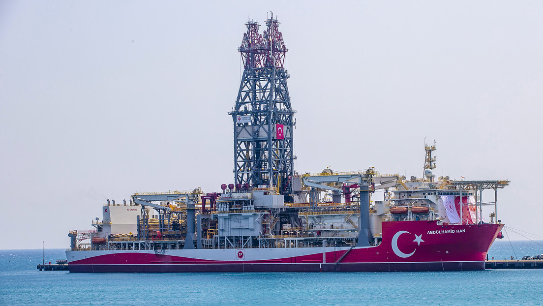Petrolera estatal turca compra a Brasil una refinería flotante del tamaño de 4 campos de fútbol