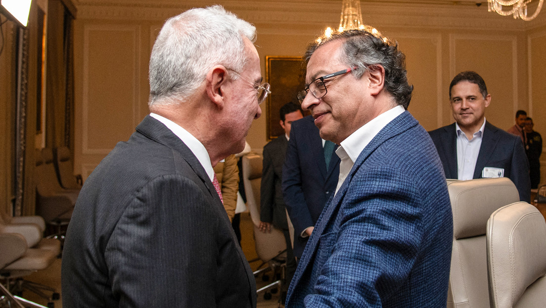 El tenso 'tinto' entre Petro y Uribe deja en el limbo la reforma de salud