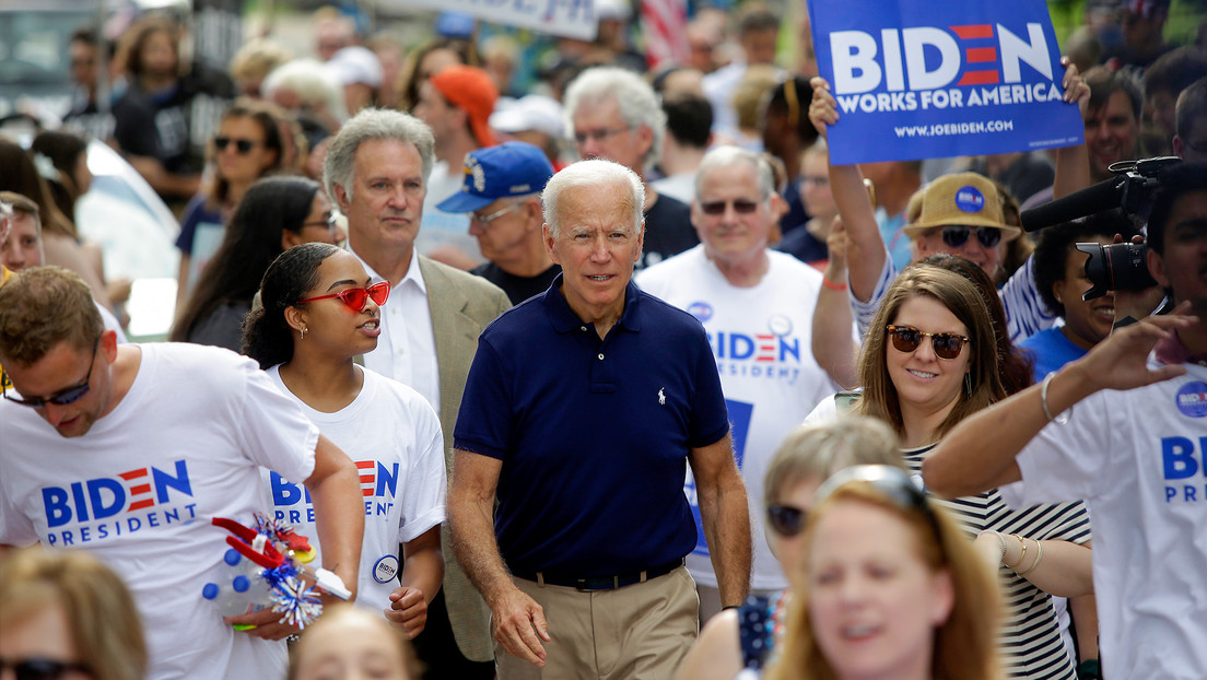 A los votantes de Biden se les enseña a discutir con familiares sobre política ante las elecciones