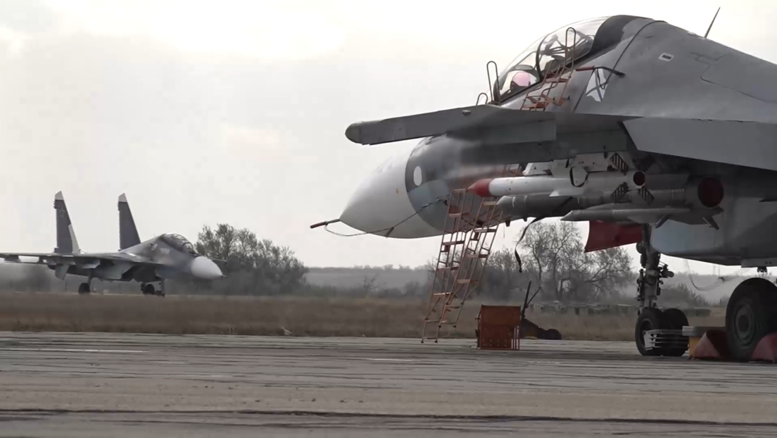 VIDEO: Aviones rusos destruyen drones marítimos ucranianos en el mar Negro