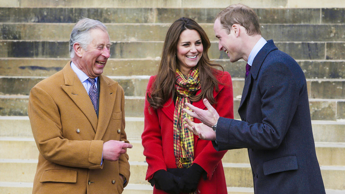 Ayudantes de Carlos III planchan sus cordones: nuevo libro revela detalles sobre la familia real británica