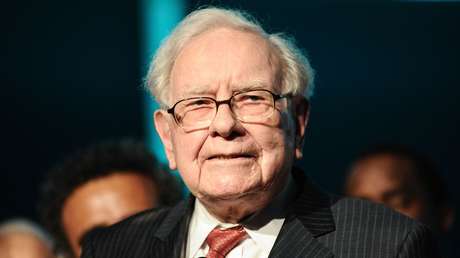 El conglomerado de Warren Buffett reporta pérdidas de casi 13.000 millones de dólares a medida que caen las inversiones