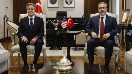 Blinken se reúne con el ministro turco de Exteriores en Ankara