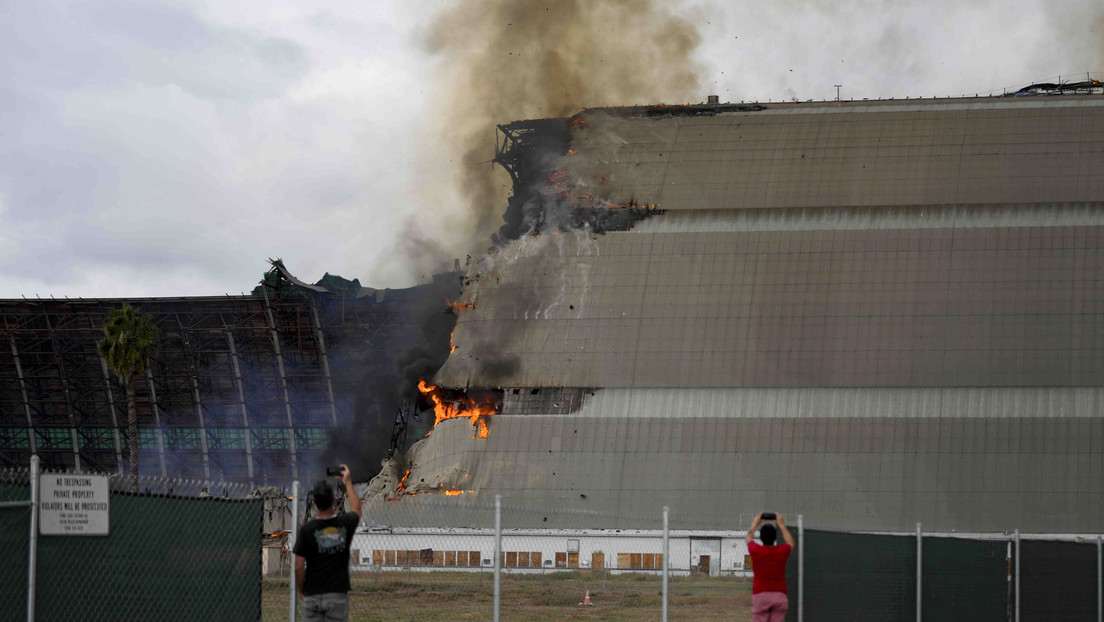 Extinguen tras 24 días un incendio "sin precedentes" en un hangar donde se filmaron 'Pearl Harbor' y 'Star Trek' (VIDEOS)