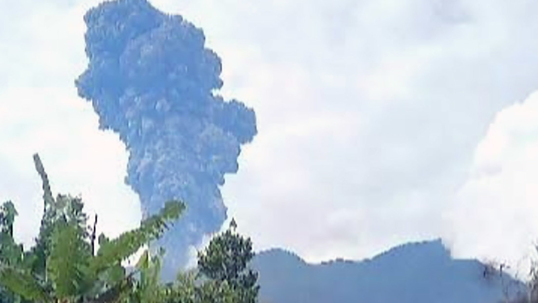 VIDEOS: Erupción del volcán Merapi provoca una lluvia de cenizas en varias zonas de Indonesia