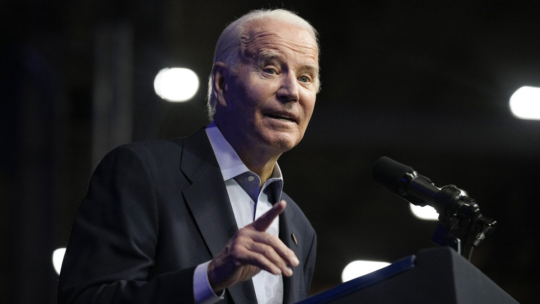 Politico: La respuesta de Biden a los ataques a buques en el mar Rojo decepciona a algunos funcionarios