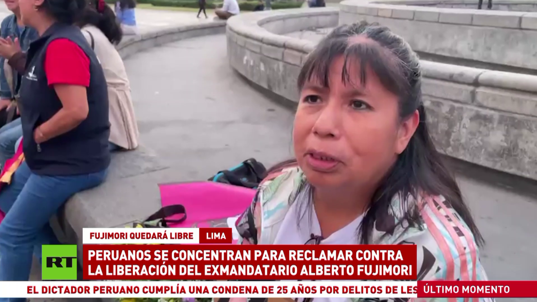 Peruanos se concentran ante el Palacio de Justicia de Lima para rechazar la liberación de Fujimori