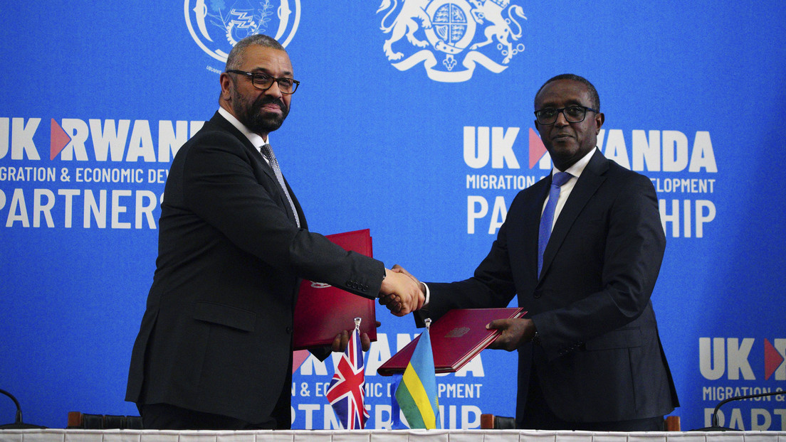 Reino Unido cierra un nuevo acuerdo con Ruanda para resucitar el plan de deportaciones bloqueado por tribunales