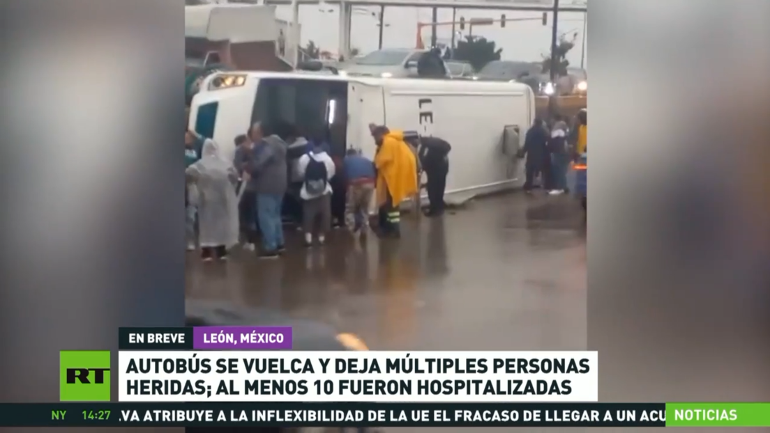 Un autobús vuelca en la ciudad mexicana de León y deja múltiples heridos