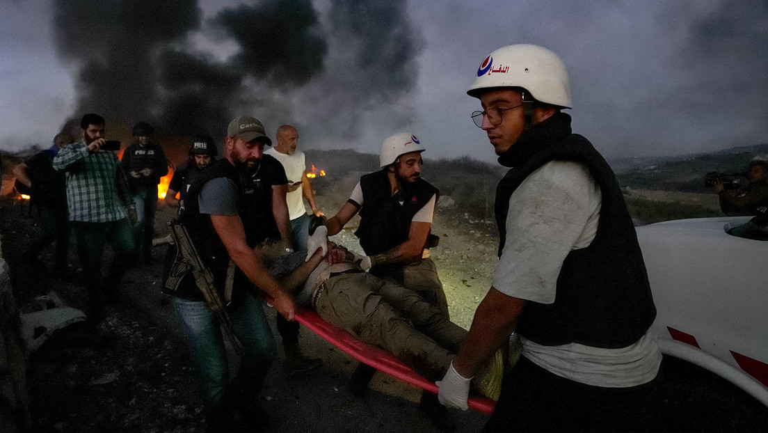 Israel dice que el periodista asesinado de Reuters y los reporteros heridos estaban en una zona de "fuego activo"