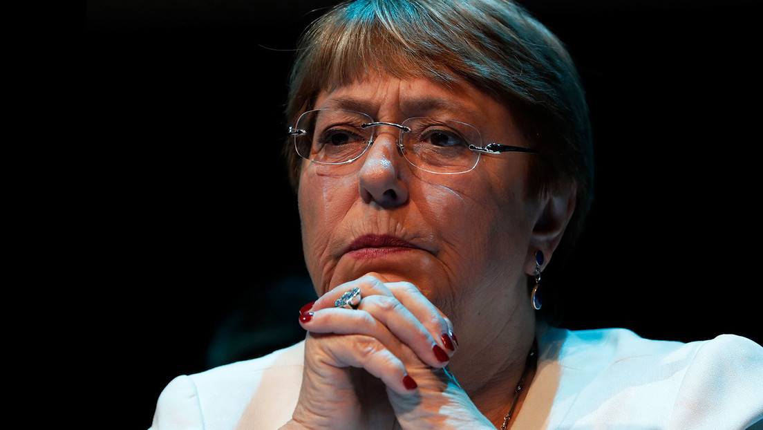 Bachelet explica por qué el proyecto de la nueva Constitución de Chile "perjudica" a las mujeres
