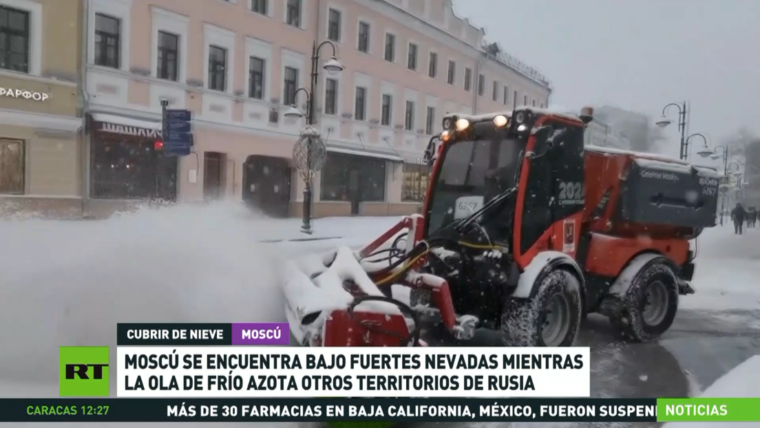 Moscú enfrenta fuertes nevadas mientras una ola de frío azota a otros territorios de Rusia
