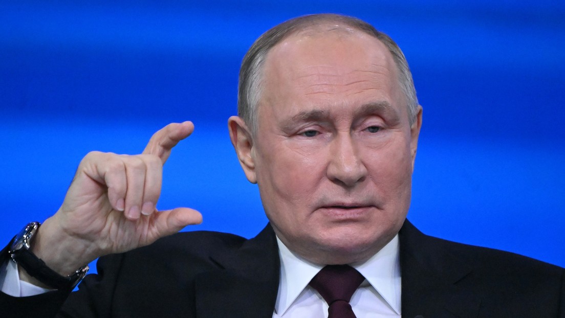 Putin: Occidente se dispara en el pie al reducir los pagos de Rusia en dólares y euros