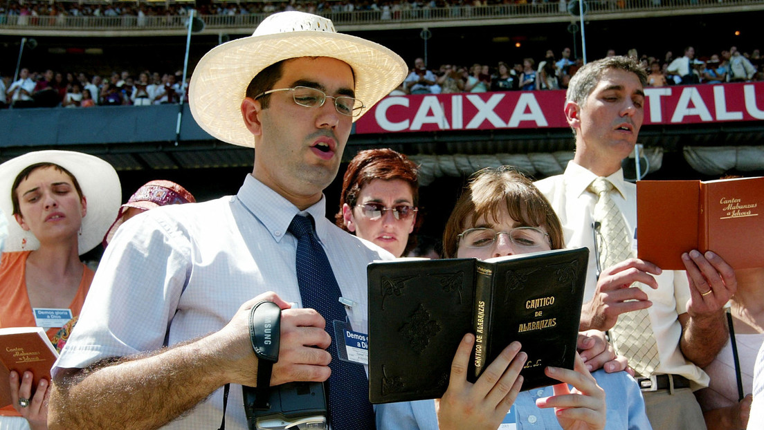 ¿Una "secta"? Víctimas de  los Testigos de Jehová se anotan una victoria judicial en España
