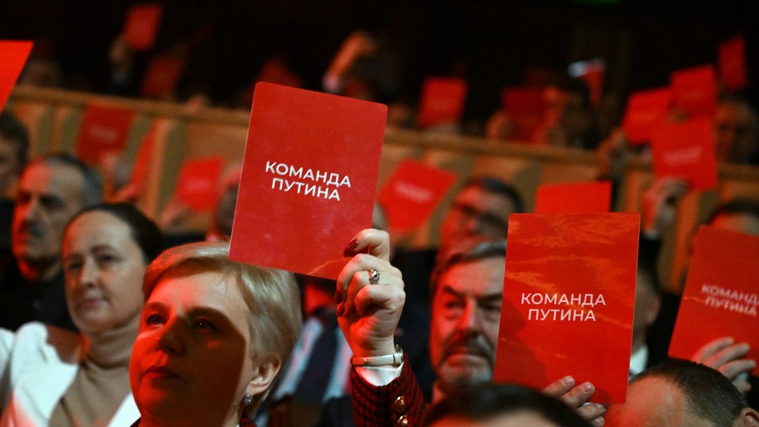 Grupo de electores apoya la candidatura de Putin para las presidenciales