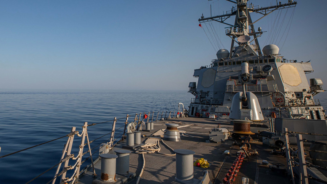Un buque de guerra de EE.UU. derriba 14 drones lanzados por los hutíes
