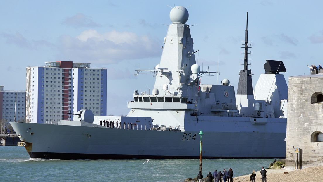 Buque de guerra británico derriba presunto dron de ataque en el mar Rojo