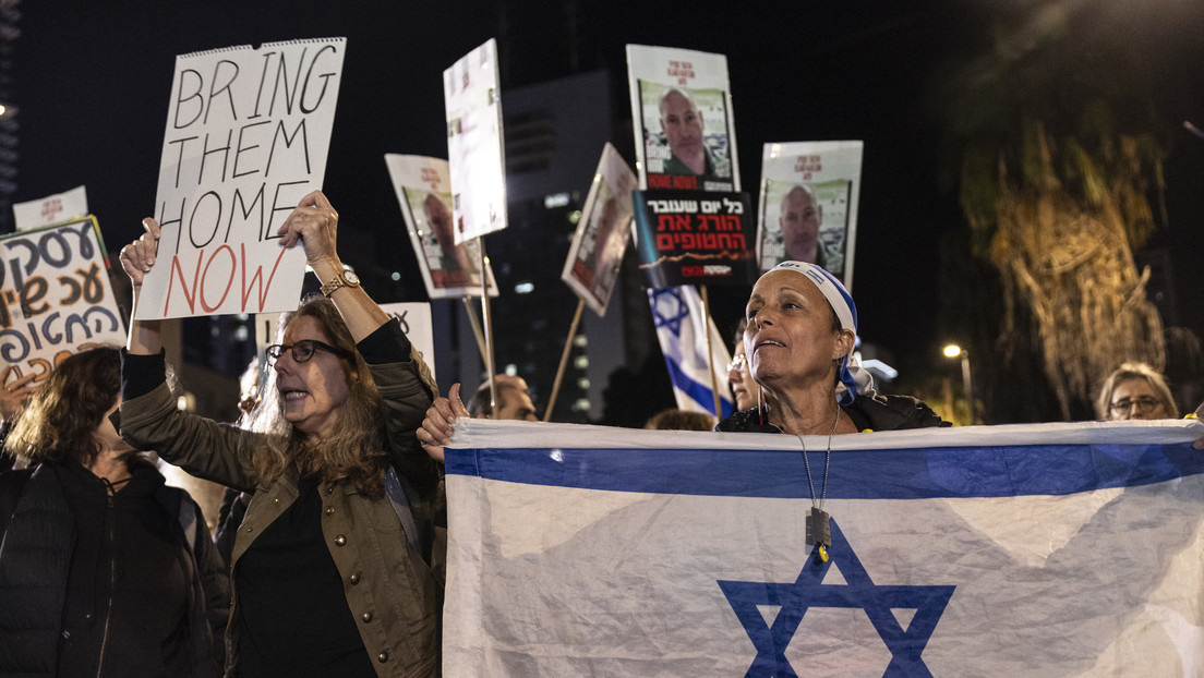 MINUTO a MINUTO: Israel se responsabiliza del caso de los rehenes que mató por error mientras siguen las protestas por los demás retenidos