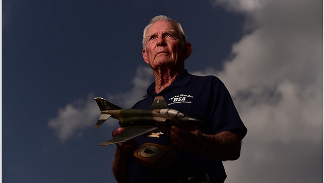 Muere el legendario piloto estadounidense Robert Pardo, famoso por una arriesgada maniobra en la Guerra de Vietnam