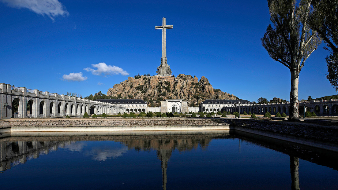 La Justicia española paraliza de forma urgente las exhumaciones del Valle de los Caídos
