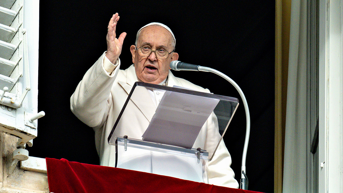 El Vaticano permite a los sacerdotes bendecir a parejas homosexuales