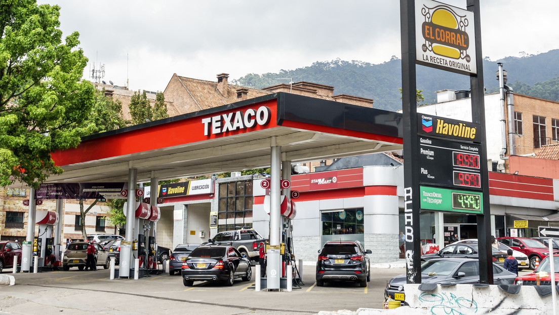 El fin del subsidio de la gasolina para invertir en los más pobres: la estrategia de Petro en Colombia