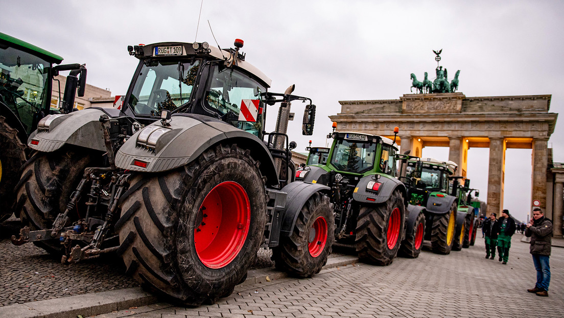 Miles de agricultores alemanes protestan contra las medidas económicas del Gobierno (VIDEO)